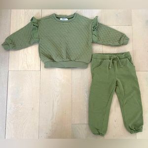 Old Navy Sweatshirt and Sweatpants Set: 3T